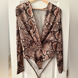Leopard print bodysuit Zara